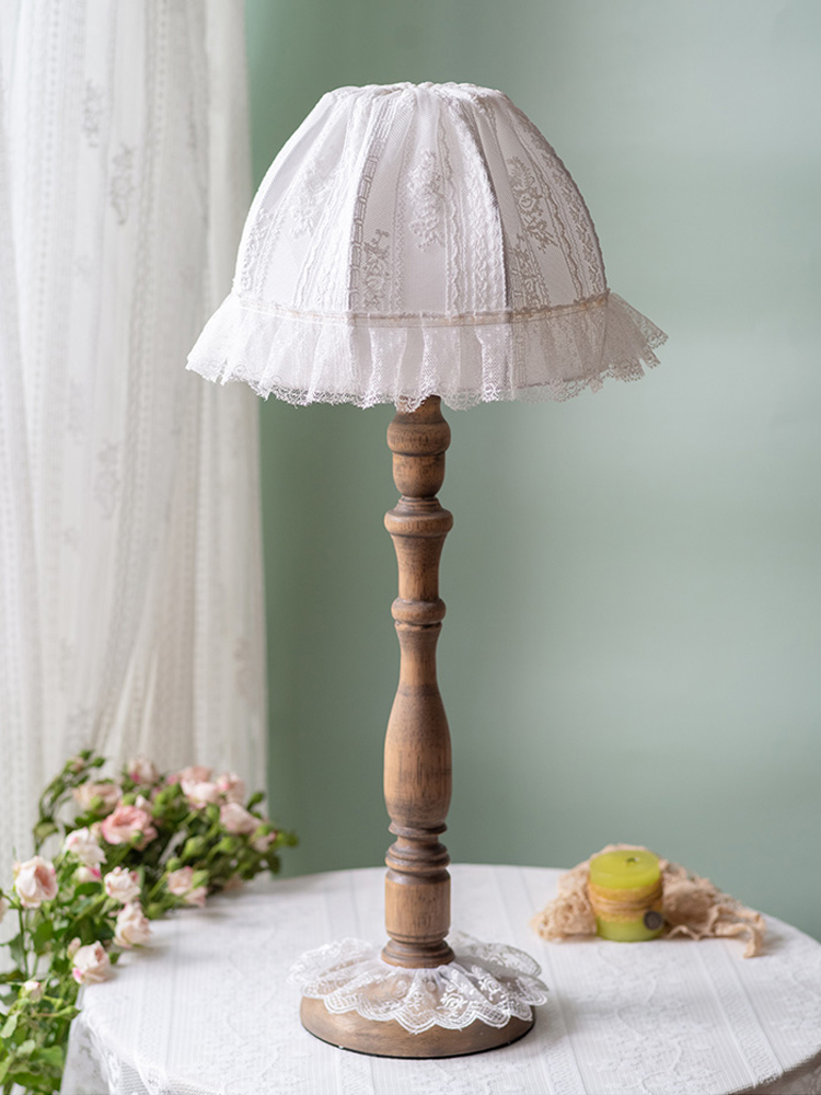 European Solid Wood Table Lamp - Desk Setup Wallpaper recension och pris