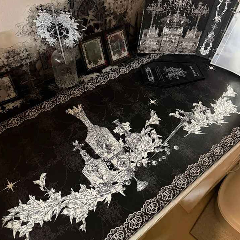 Divine Realm Gothic Building M - Rubber Mat Desk recension och pris