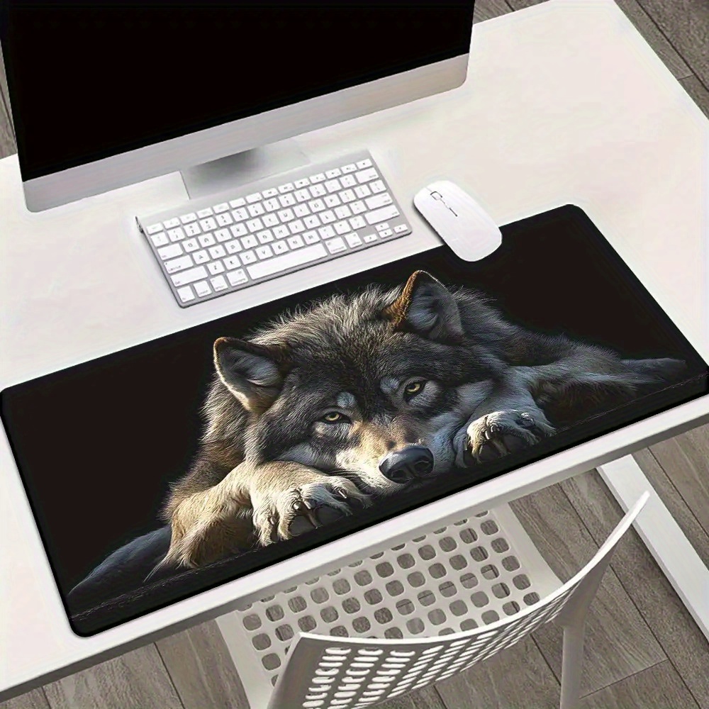 Wild Grey Wolf on Black Backgr - Desk Setup Grey recension och pris